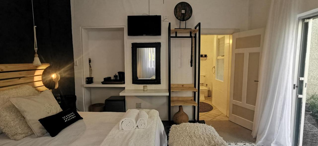 Exquisite Private Luxury Suite With King Bed At Bokmakierie Villas วินด์ฮุก ภายนอก รูปภาพ